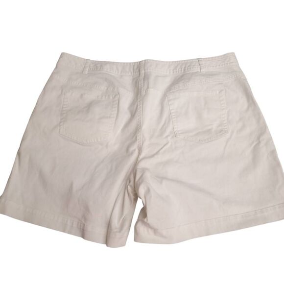 Crazy Horse by Liz Claiborne White Stretch Denim Jean Shorts - Picture 3 of 6
